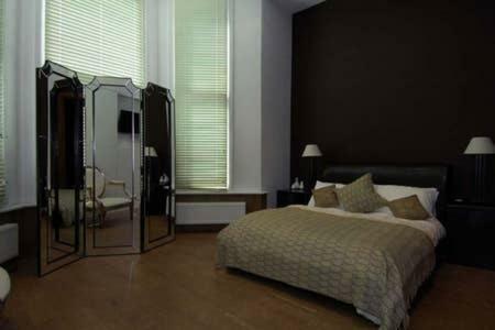 Appartamento Luxurious Lower Ground Floor 3 Bedroom Large Flat Londra